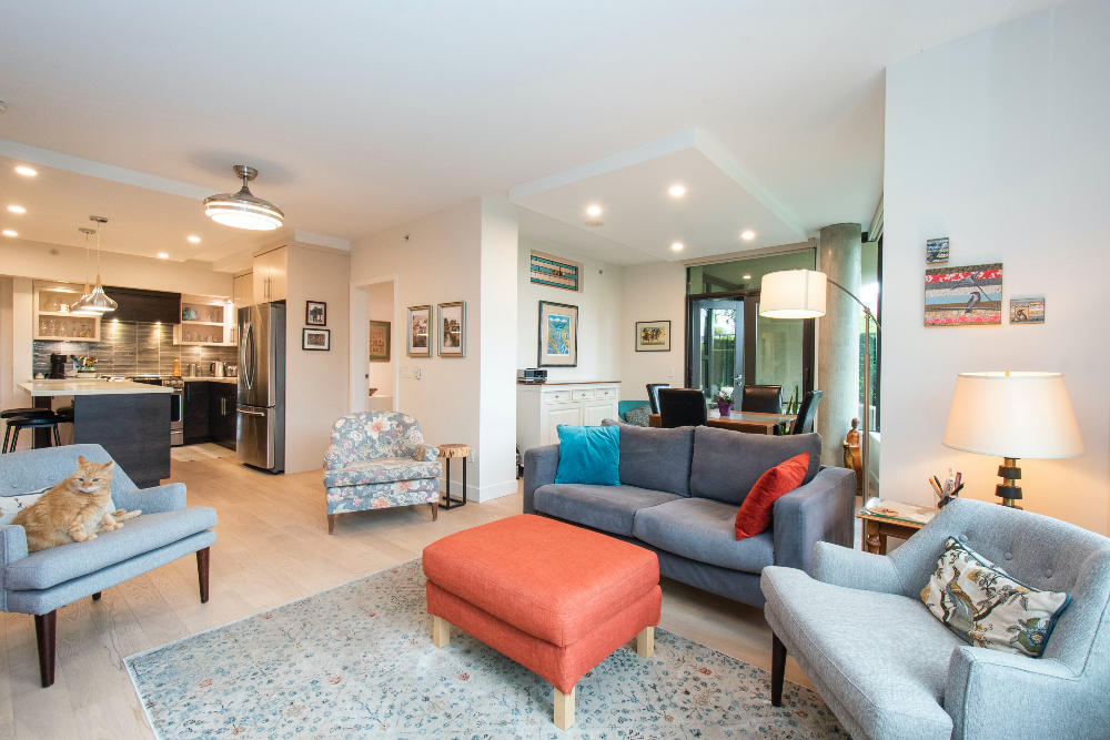 106 683 W Victoria Park Ave, Lower Lonsdale
