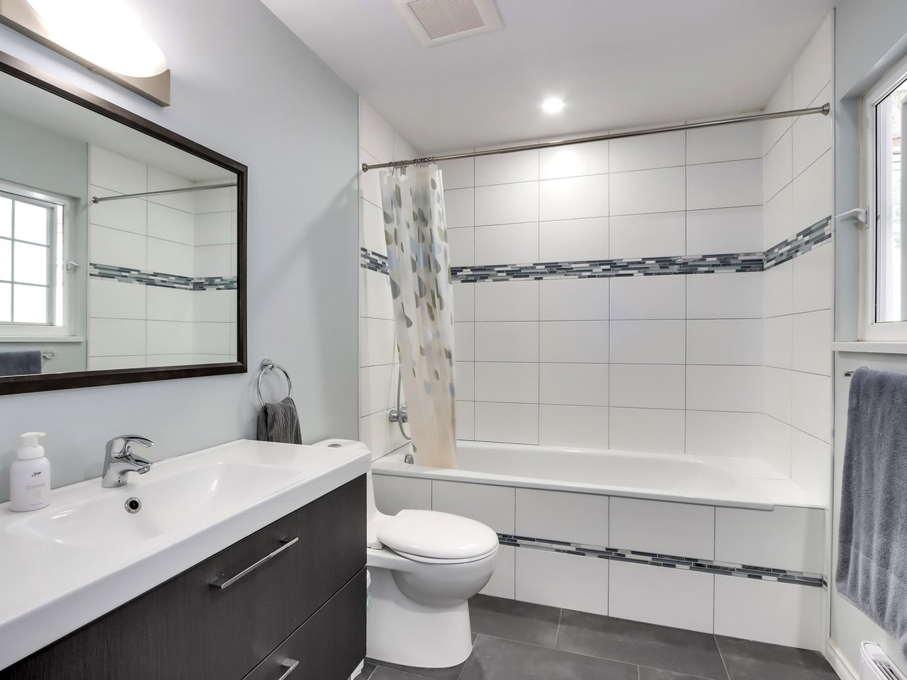 6356 Bruce Street, West Vancouver 23