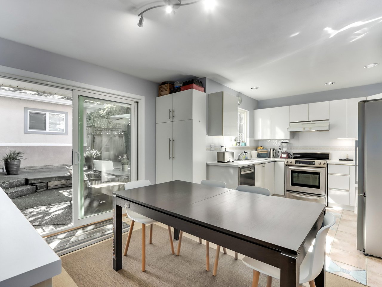 6356 Bruce Street, West Vancouver 10