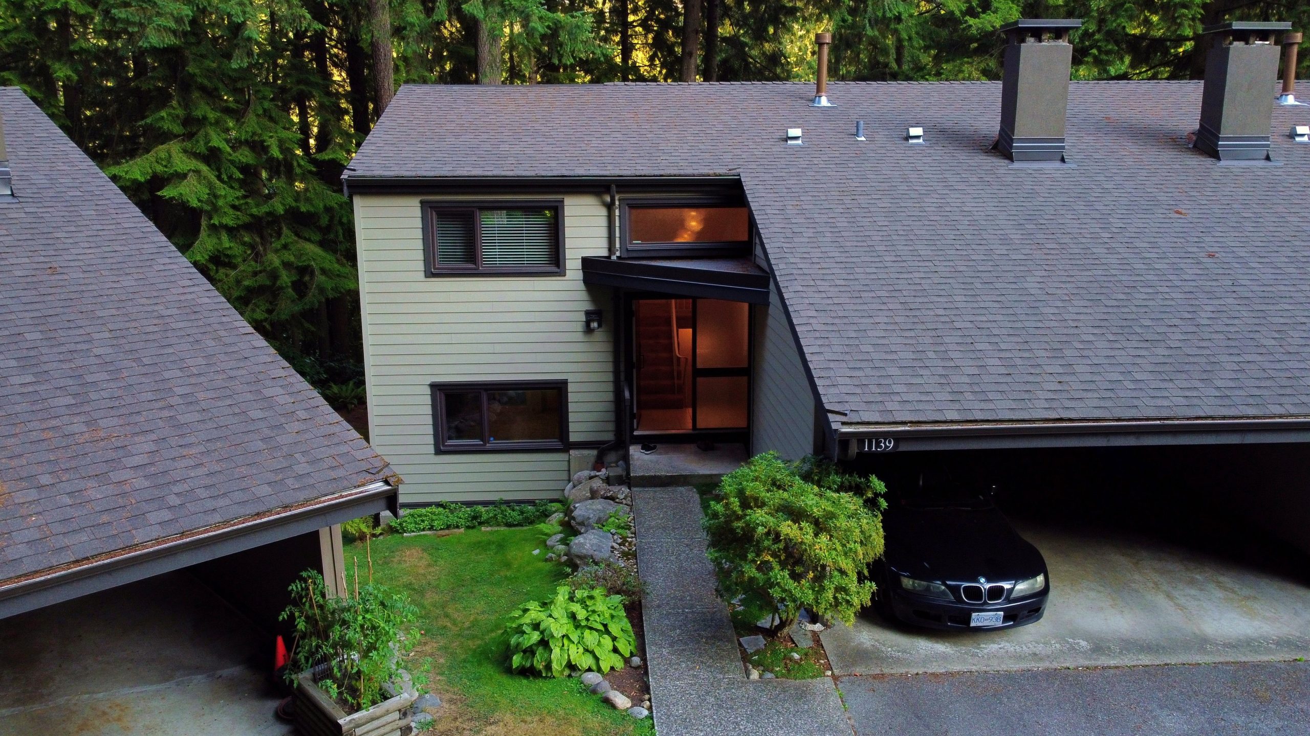 1139 Heritage Blvd, North Vancouver 2