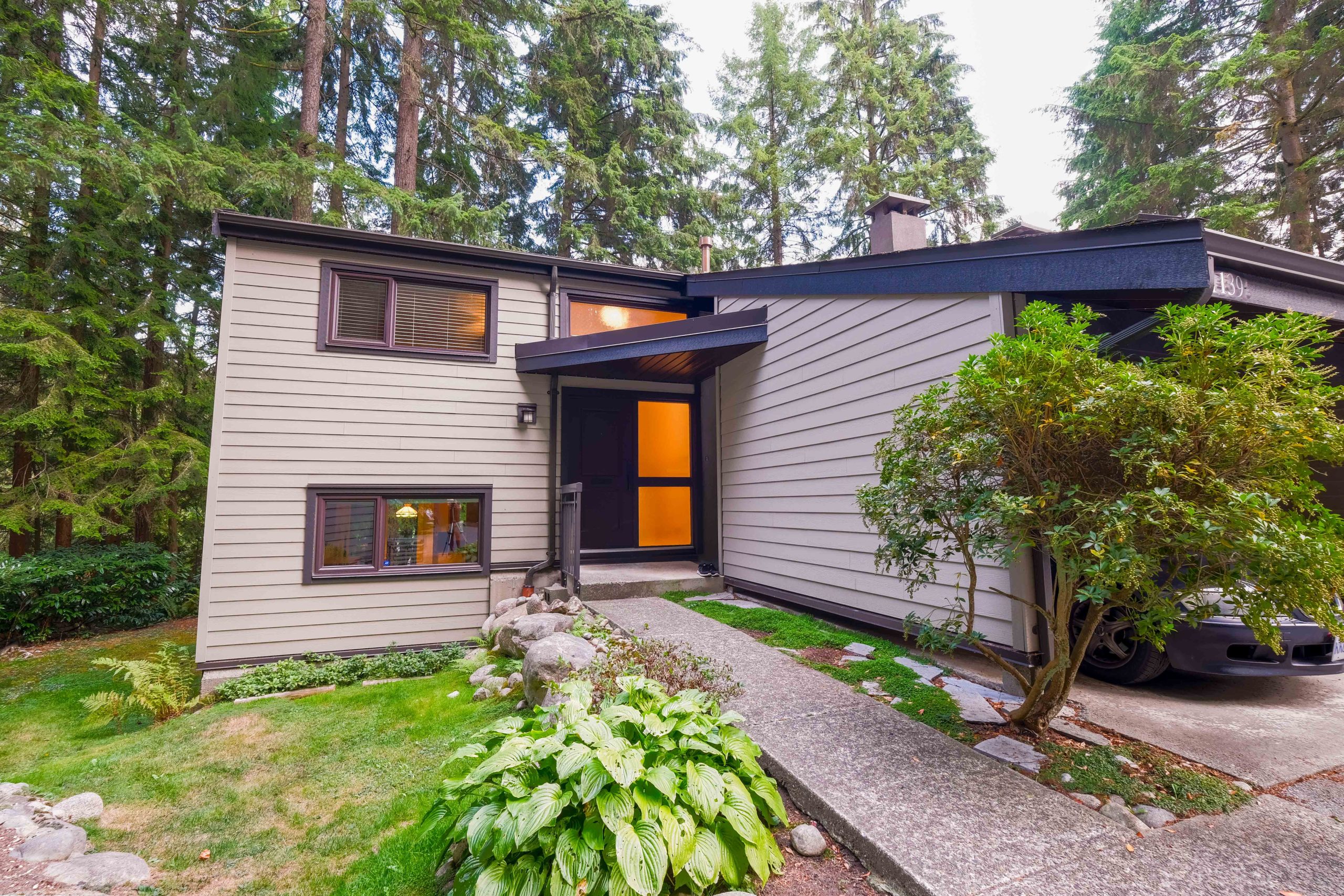 1139 Heritage Blvd, North Vancouver 6