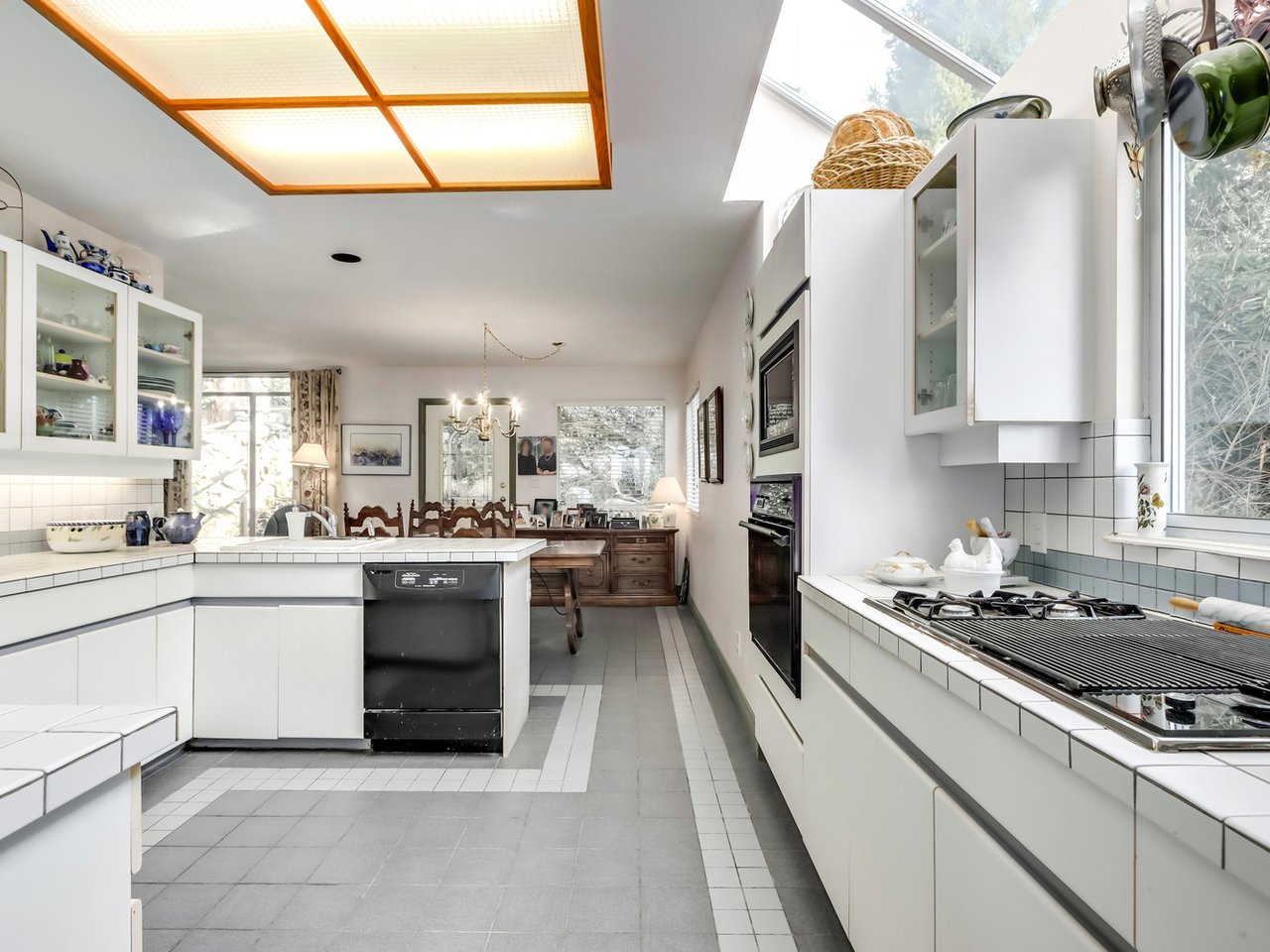 3333 Marine Drive, West Vancouver 26