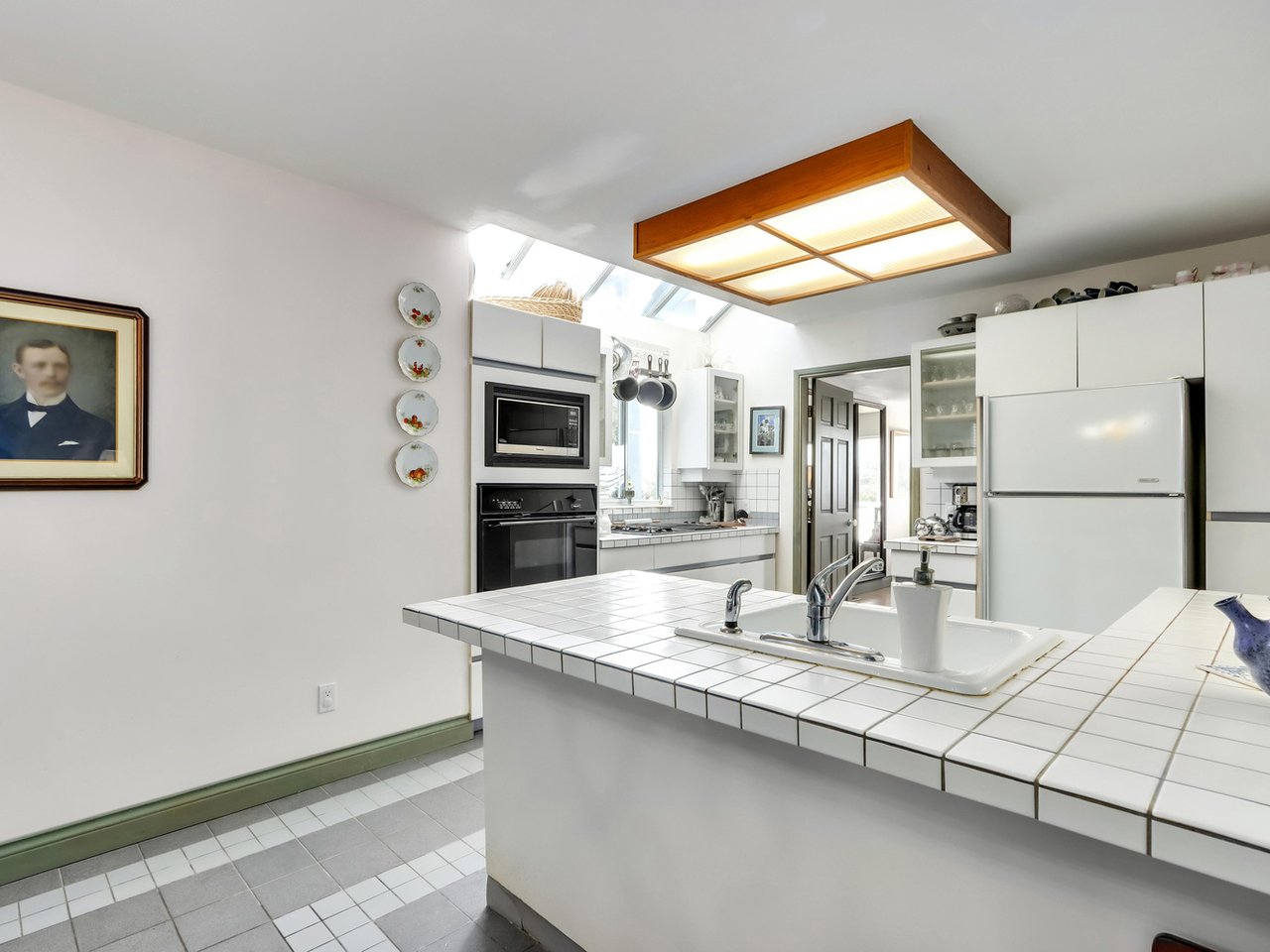 3333 Marine Drive, West Vancouver 27