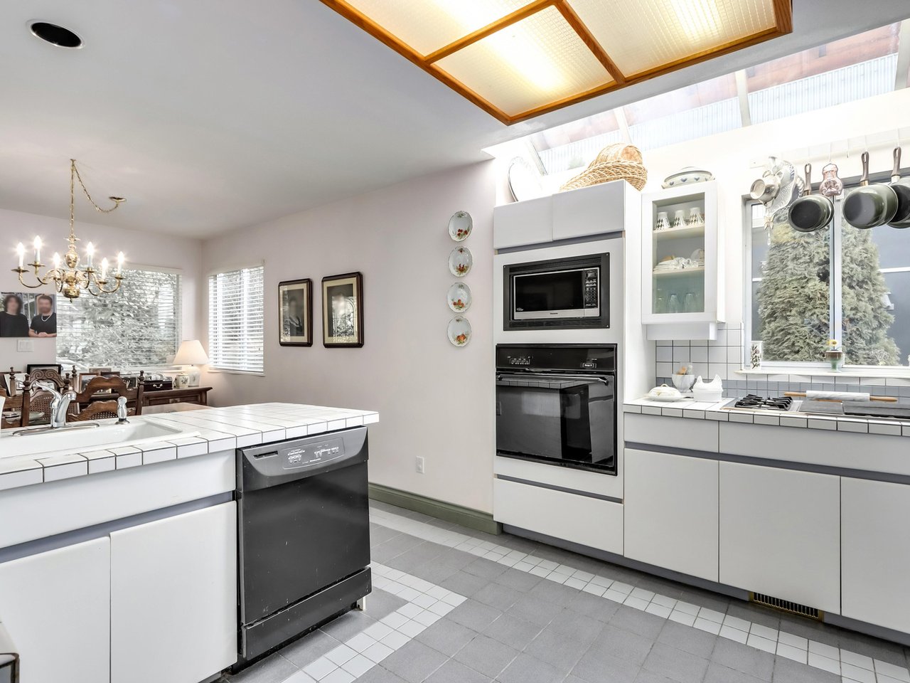 3333 Marine Drive, West Vancouver 29