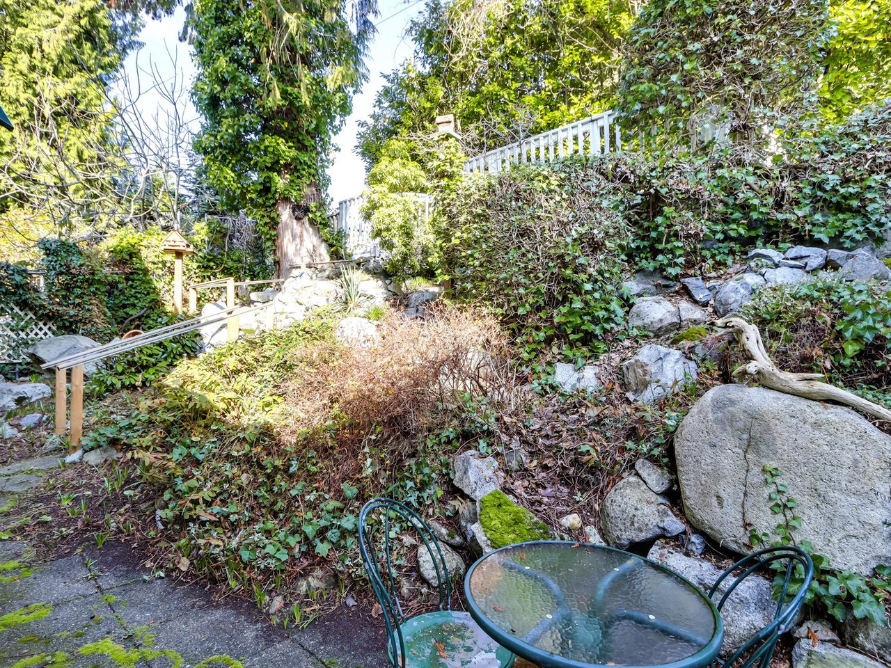 3333 Marine Drive, West Vancouver 10