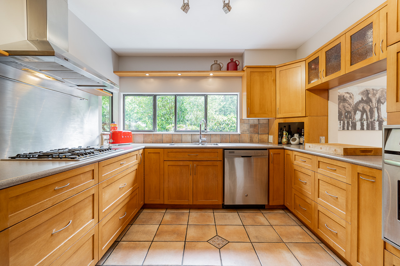 6834 Hycroft Road, West Vancouver 14