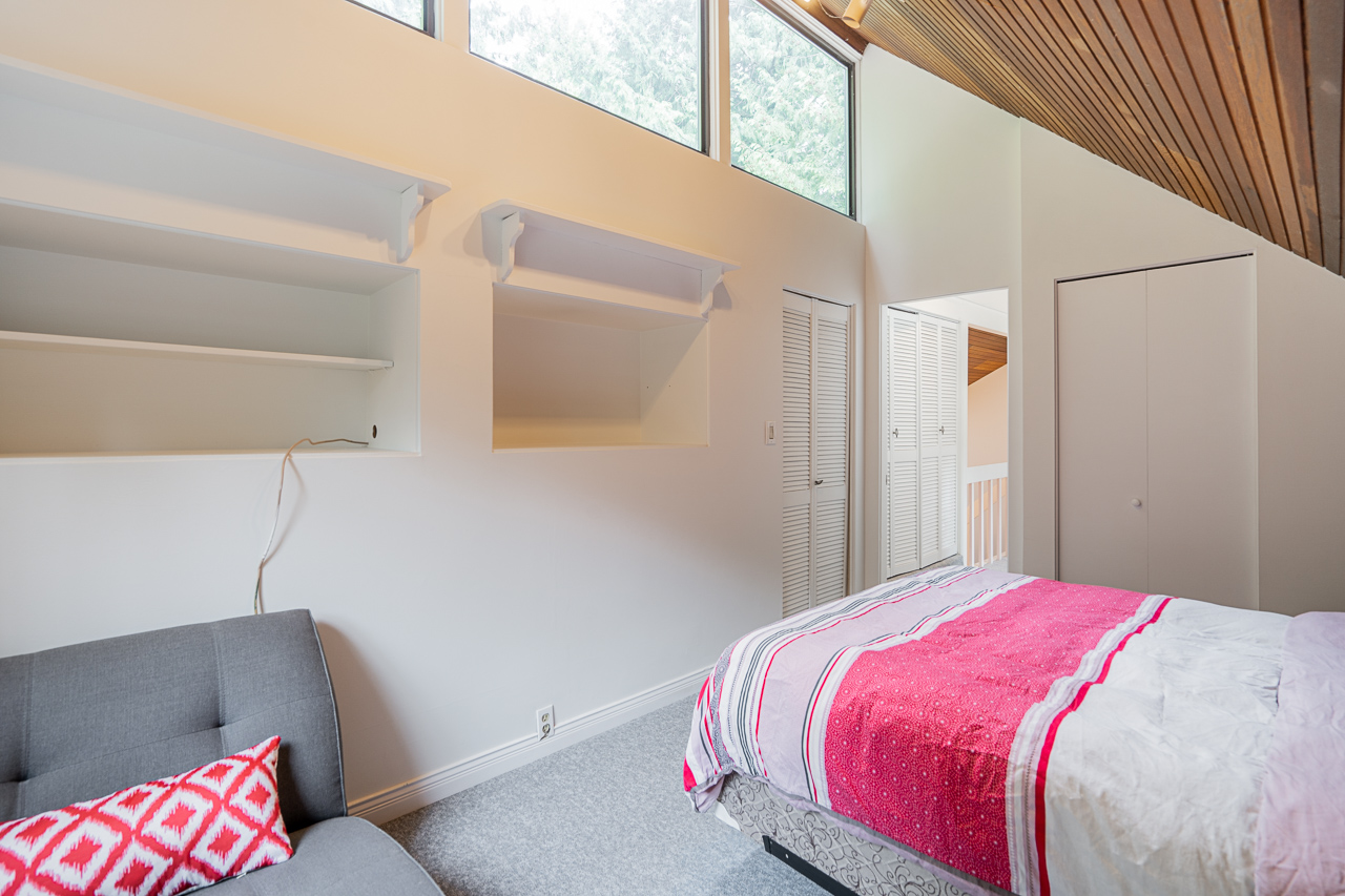 6834 Hycroft Road, West Vancouver 25